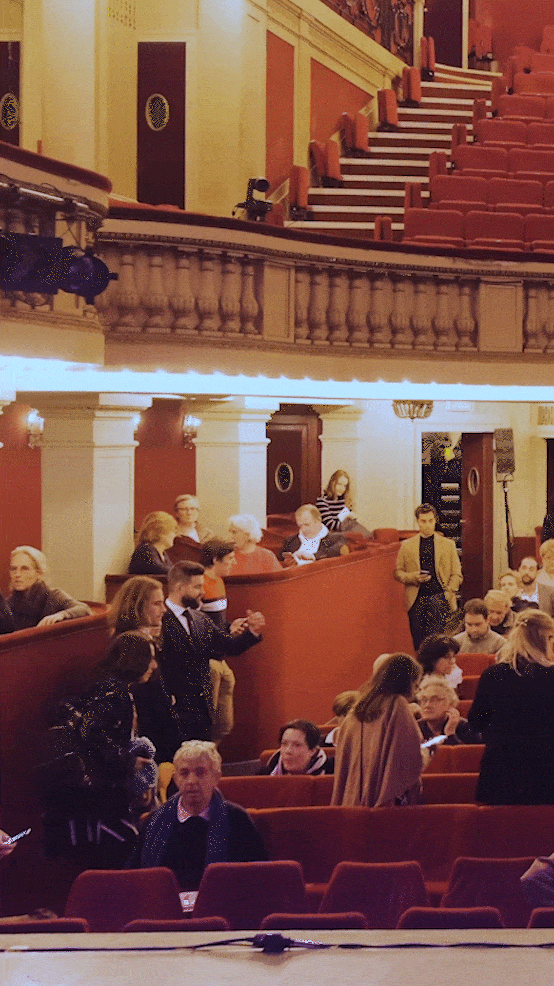 theatregif_low