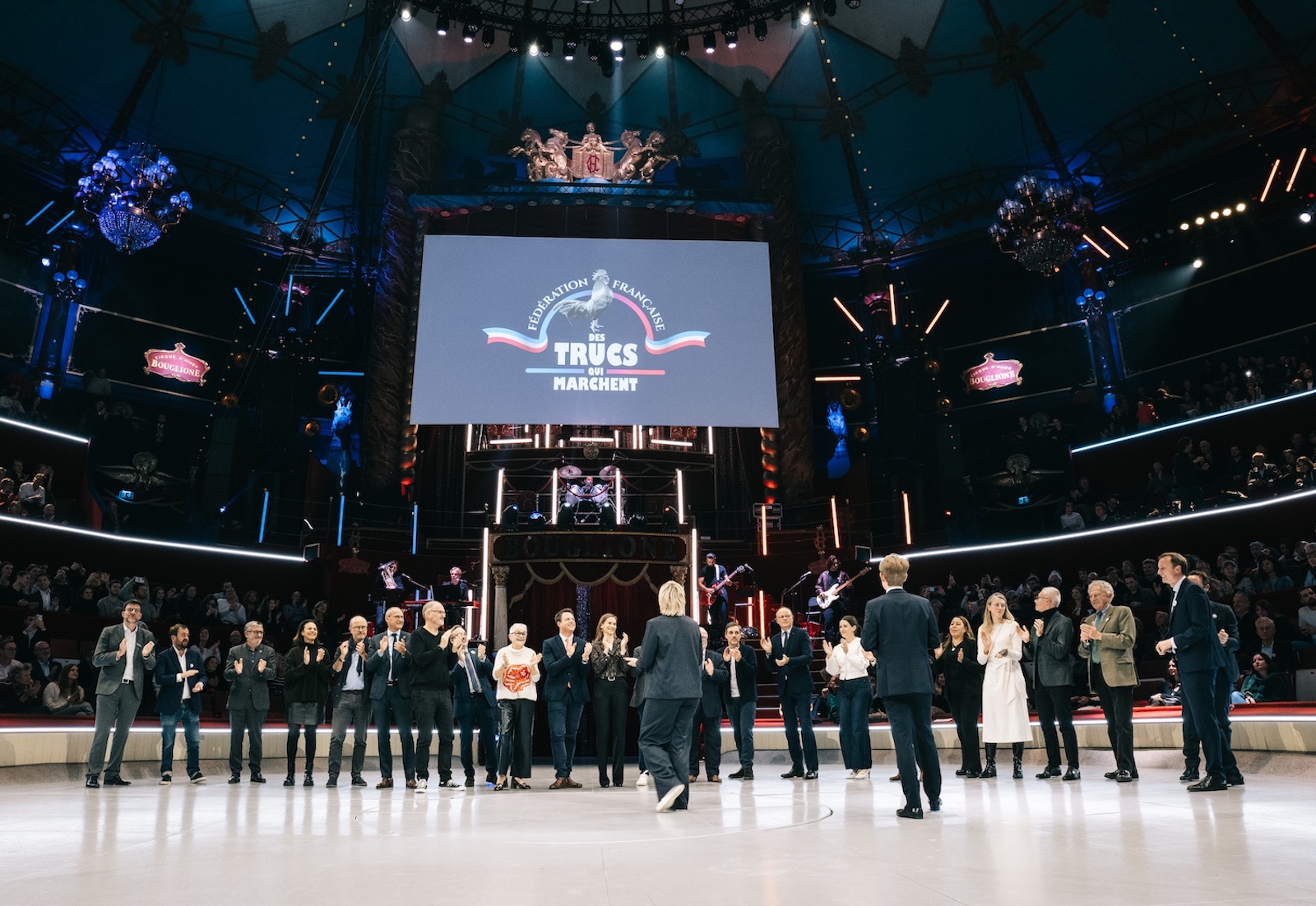 photo de famille grande soirée fftm cirque d'hiver bouglione